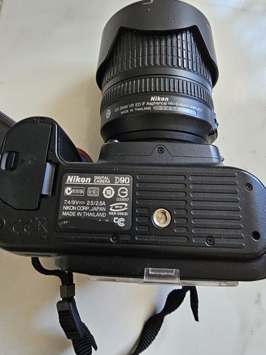 Фотоапарат Nikon D90