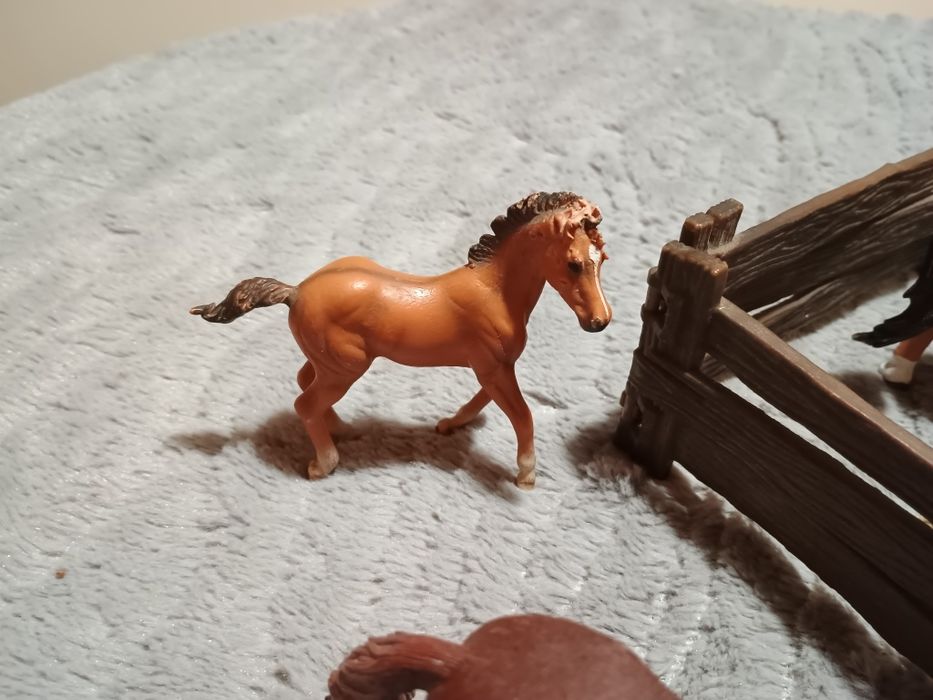 Zestaw schleich i collecta plus ogrodzenie