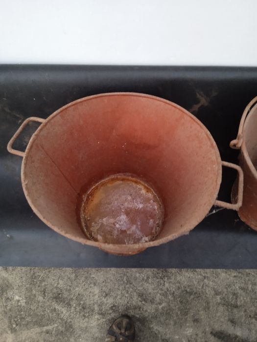 Latões antigos de 25L