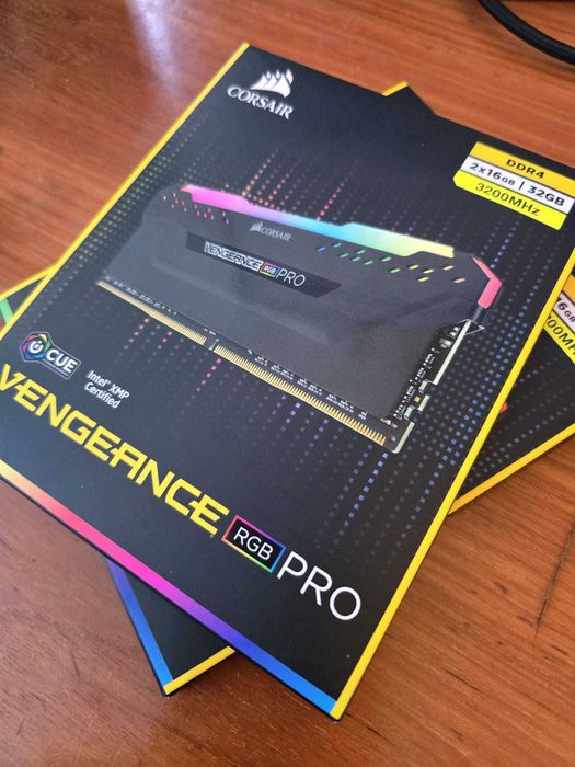 Kit memoria DDR4 2x16GB 3200MHz Corsair Vengeance Pro RGB