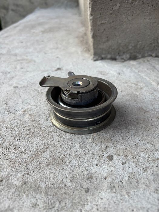 Ремінь грм, ролик та помпа Skoda Octavia tour 1,6 бензин