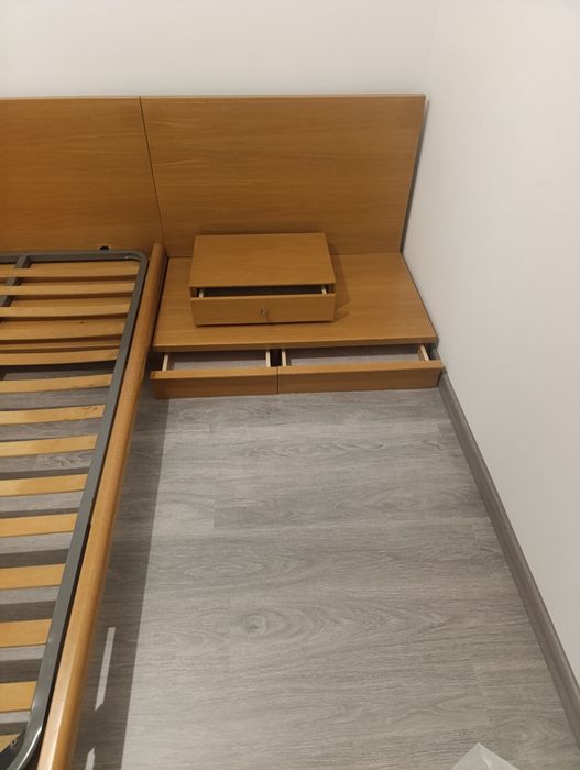 Cama de casal, em bom estado