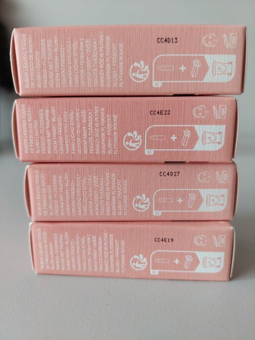 Рідкі рум`яна Rare Beauty soft pinch liquid blush Hope