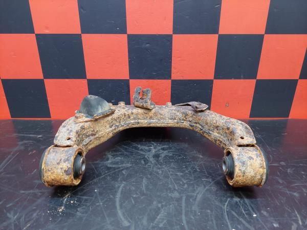 Braço de suspensão frente direito MITSUBISHI L 200 / Triton Pick Up Ch