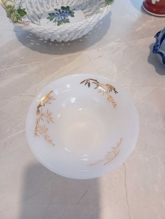 Várias peças em cerâmica decorativas