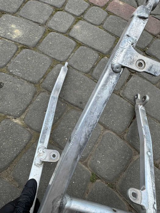stelaz subframe zadupek tylni tyl airboxa suzuki rmz 450 r 08-17