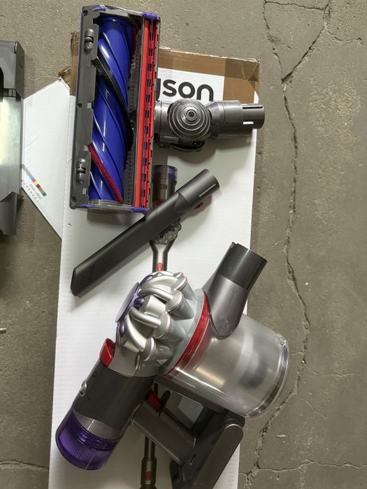 Odkurzacz bezprzewodowy Dyson V8