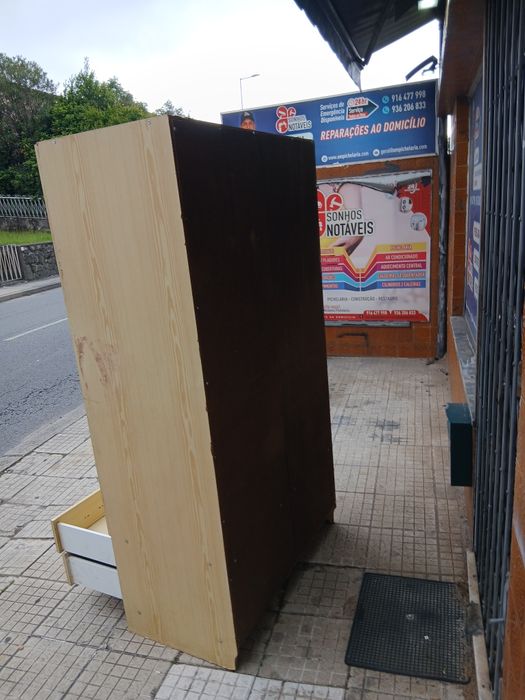 Roupeiro 2 portas e 2 gavetas com espelho
