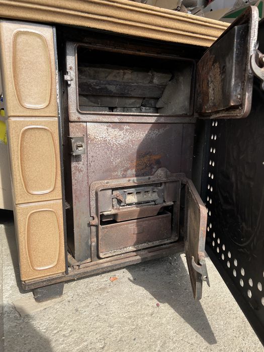 Чудесна німецька пічка-камін