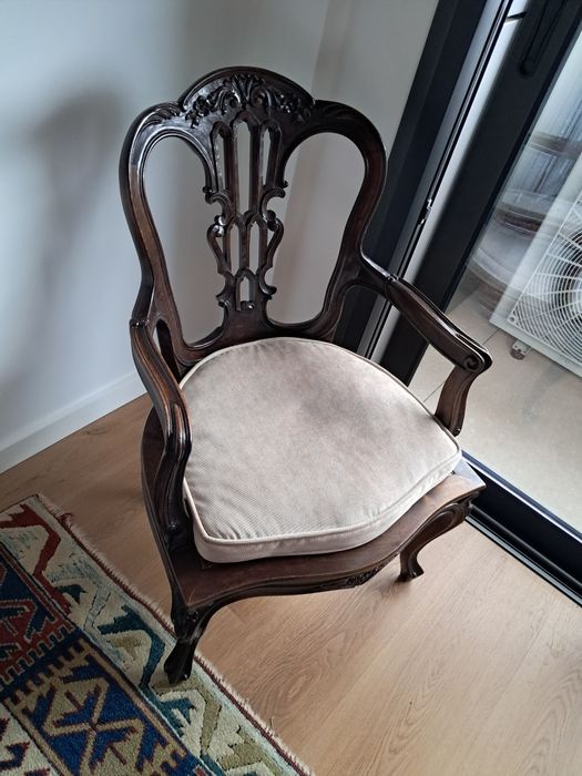 Cadeirão em madeira maciça