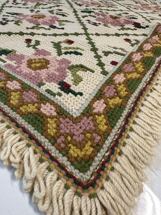 Conjunto de 3 Tapetes de Arraiolos Originais – Excelente Estado