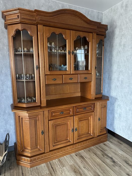 Продам дубовий сервант, стінка, вітрина