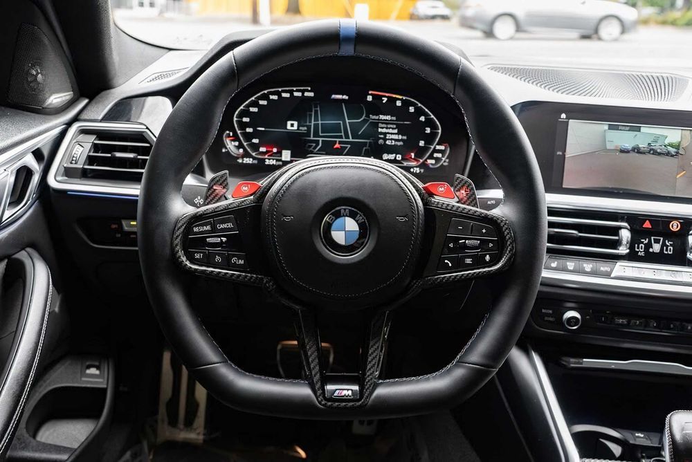 BMW M4      2021