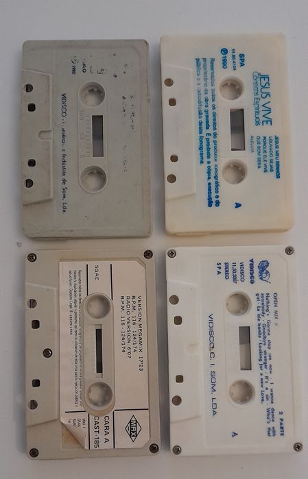 Várias cassetes antigas