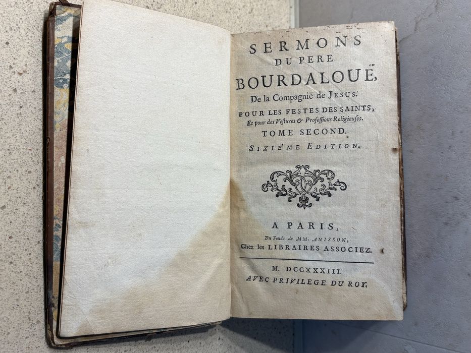 Antigo livro de 1733: Sermons du Pere Bourdaloué tomo seconde
