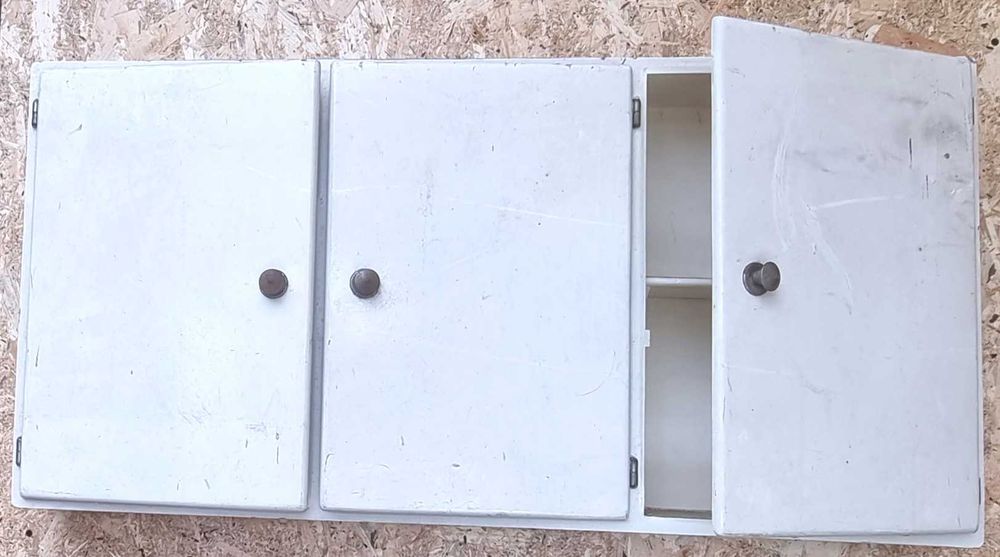 Armário de parede antigo (Louceiro)