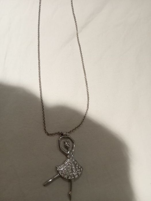 Łańcuszek. Baletnica