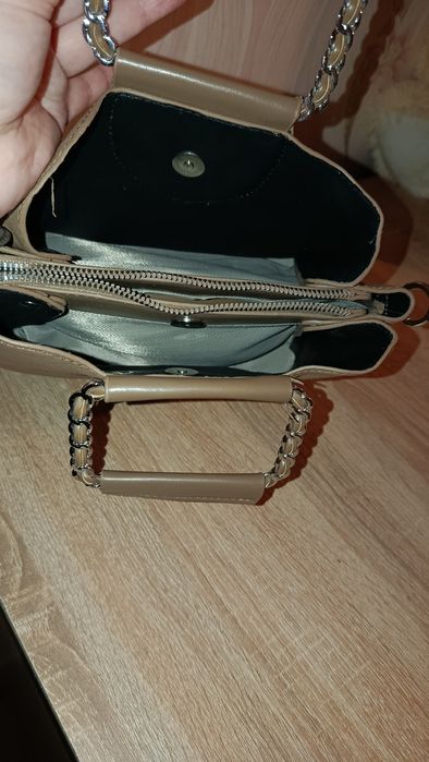 Продам женскую сумочку