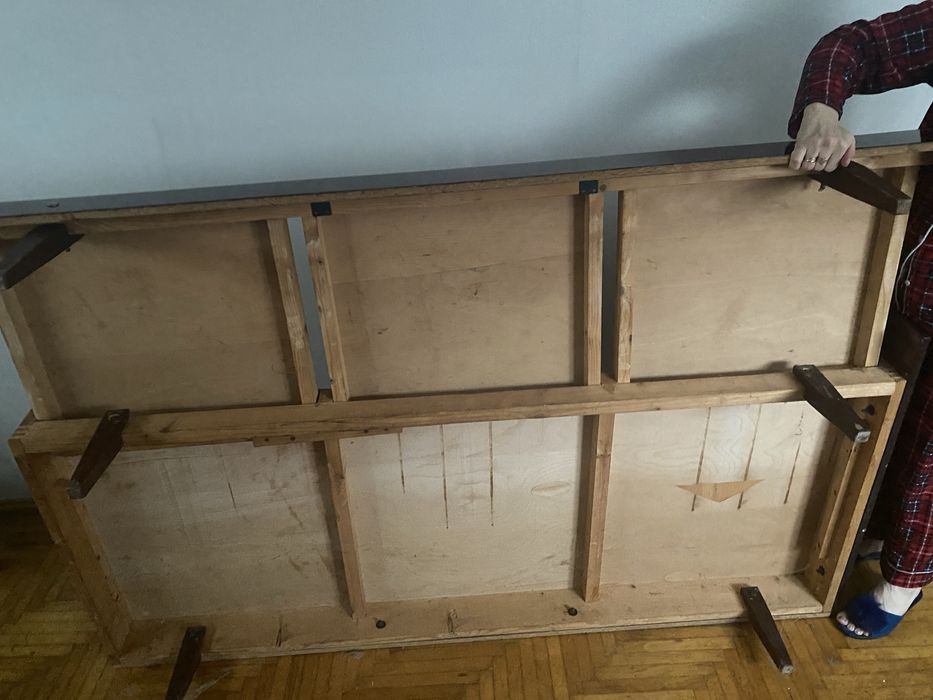 Віддам безкоштовно ліжка 2 шт, трельяж,прихожа, ліжко-тумба