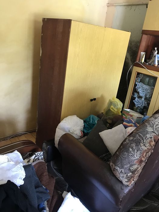 Стінка в вітальню спальню