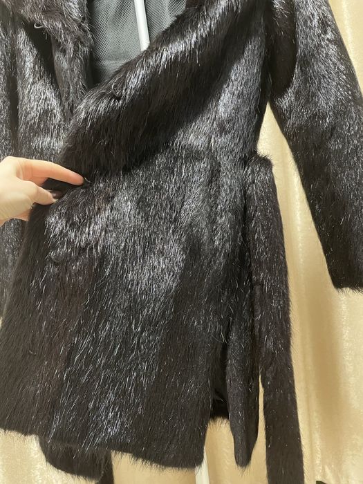 Продам шубу с натуральной нутрии, черная.