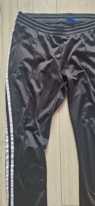 Adidas  M.         .