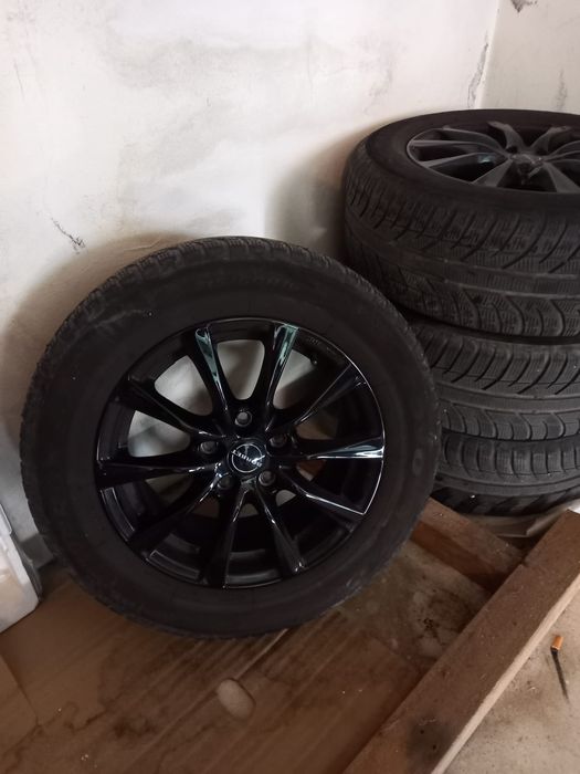 4 pneus com jantes 215/ 60R 16