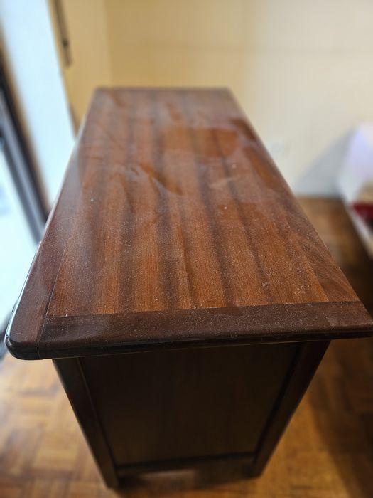 Comoda em madeira maciça