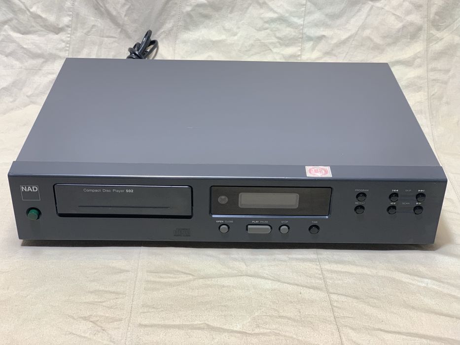 CD проигрователь NAD 502