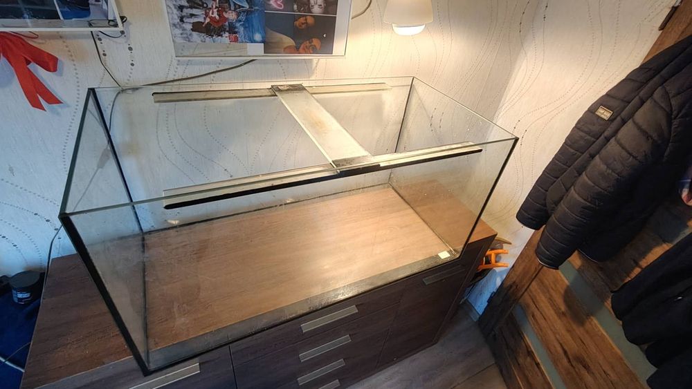 Sprzedam akwarium 250l