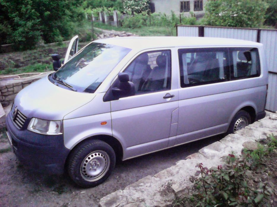 Бус VW T5  продаж.