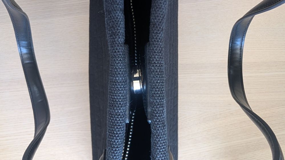 zara czarna duża torebka shopper z tłoczeniem