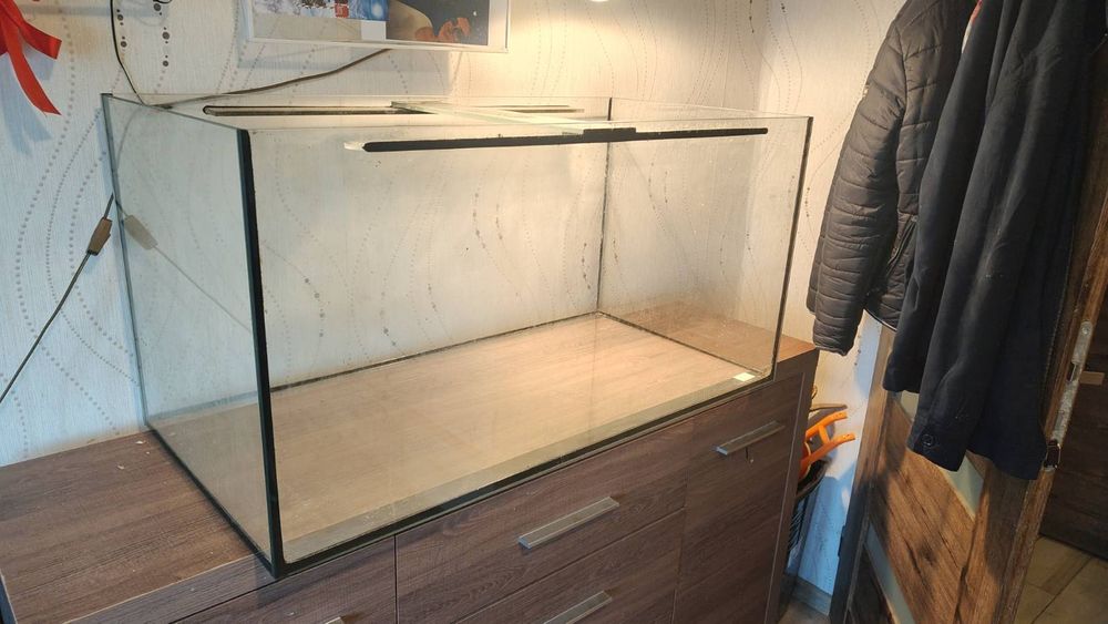 Sprzedam akwarium 250l