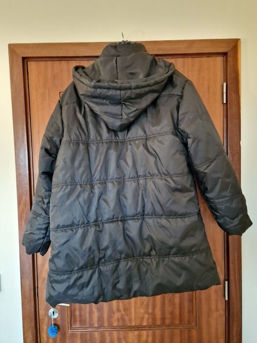 Casaco acolchoado com capuz. Tamanho 50/52 Novo . Marca Venca