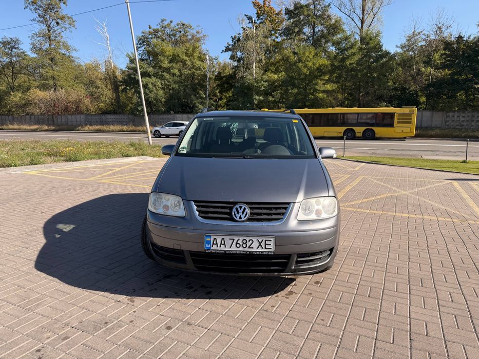 Volkswagen touran