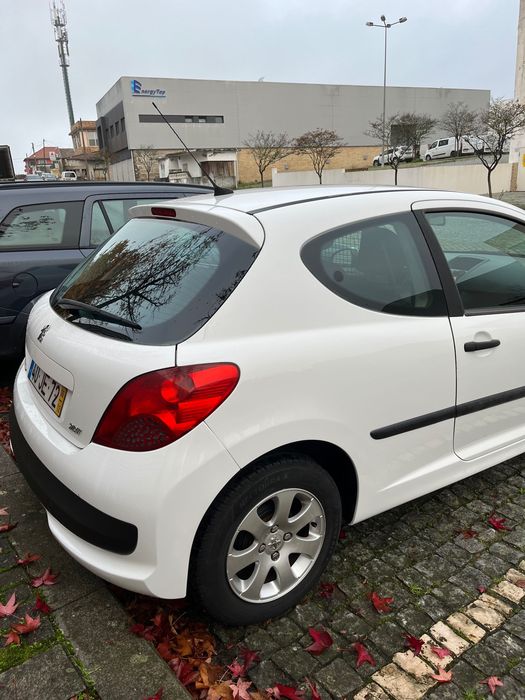 Peugeot 207 1.4 HDi – Comercial 2 Lugares – IPO em dia