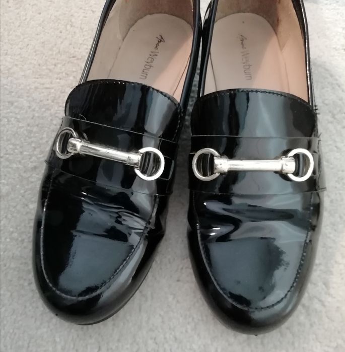 Vendo mocassins em pele