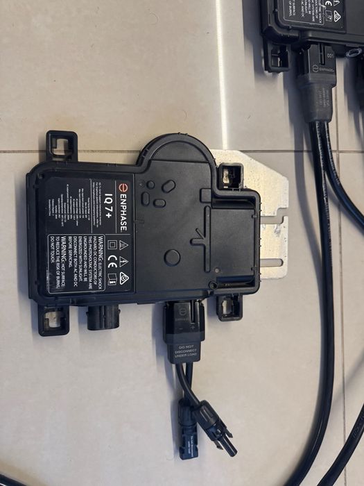 2 micro inversores Enphase IQ7 +64169635556737122