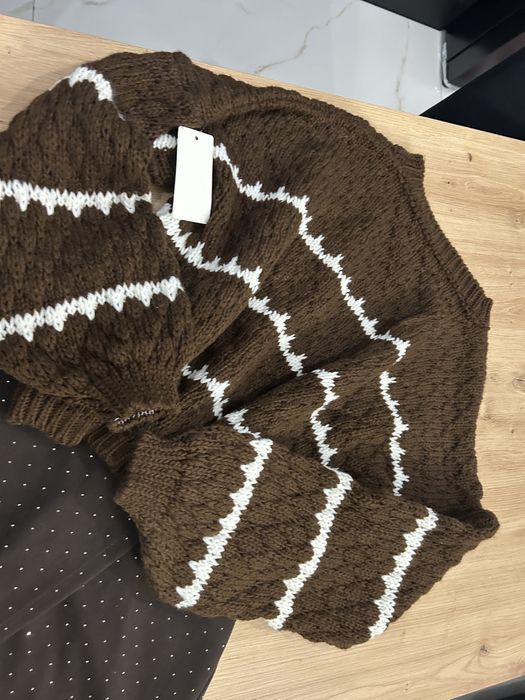 Nowy sweter czekoladowy