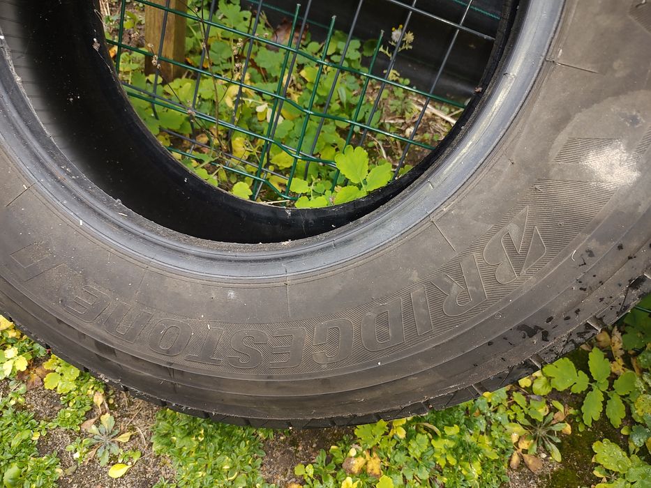 Bridgestone  225/75/16c