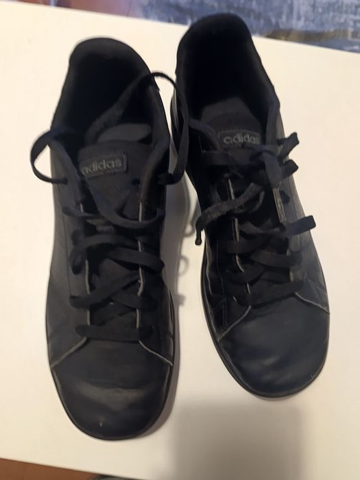 Adidas tênis  pretos