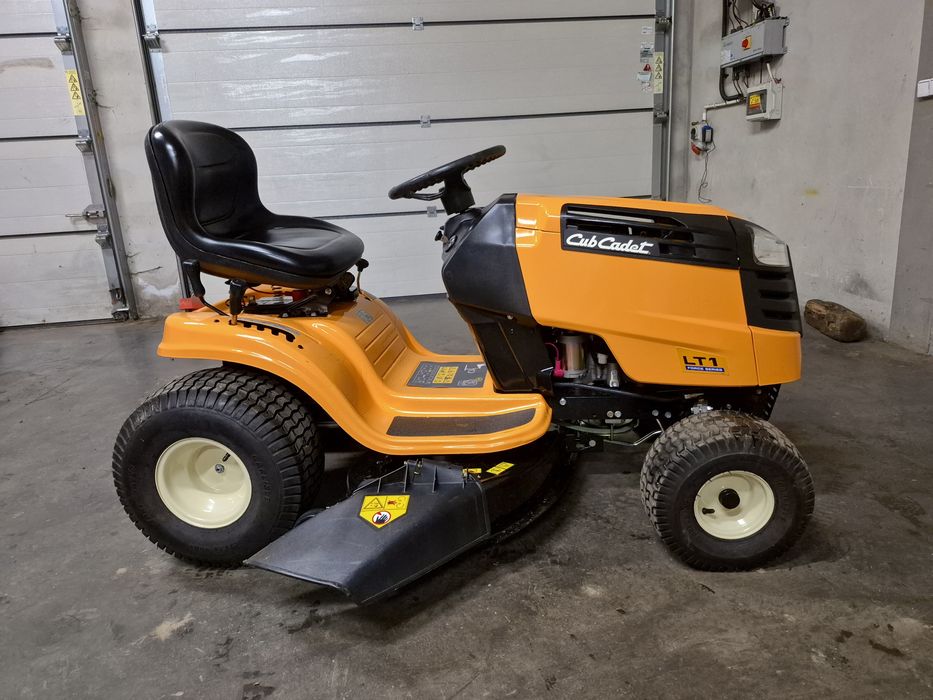 Kosiarka traktorek cub cadet LT 1