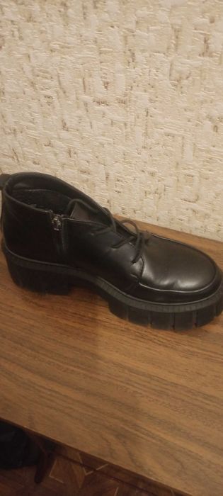 Туфлі шкіряні жіночі, вживані