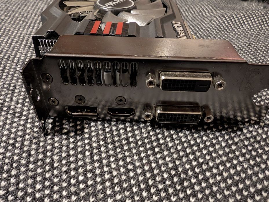 Asus GeForce GTX 660, 2GB GDDR5 (192 Bit), HDMI, DP