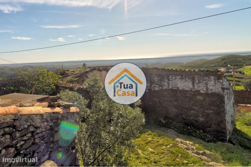 Moradia Urbana para Recuperar com Furo na Serra de Tavira