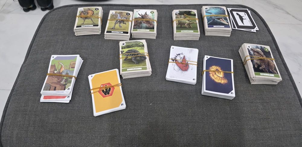 Coleção Dinossauros várias Cartas e Autoculantes