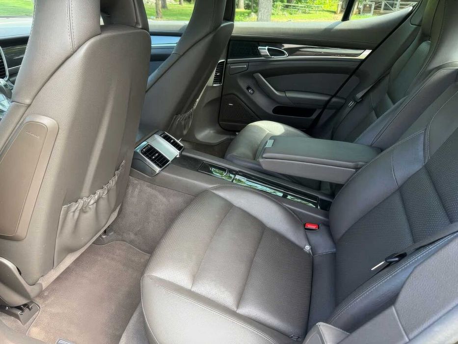 Porsche Panamera 4S      2015