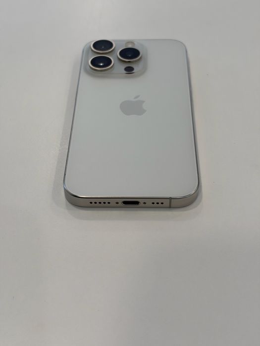 Iphone 15 Pro  256gb Titânio branco