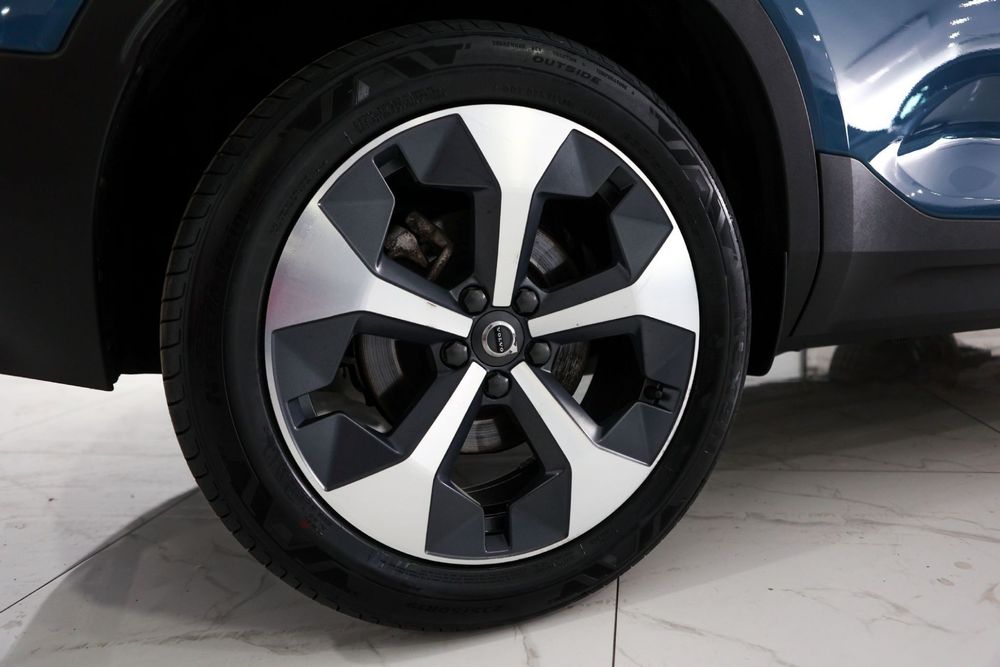 Volvo XC 40 2.0 B3 Plus Dark