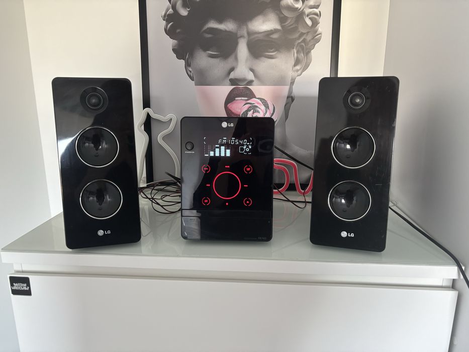 Mini Wieża LG FA162-D0U – 160W | USB | CD/MP3 | Radio FM/AM | Pilot | Bardzo dobry stan